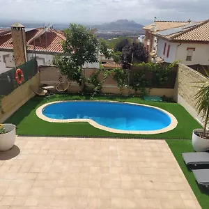 Сasa de vacaciones Luminosa Y Confortable Casa Con Vistas Y Piscina, Jun